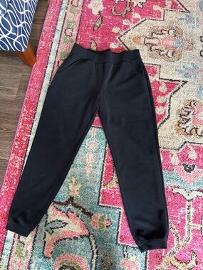 LILLY PULITZER AVEENA 28" BLACK SCUBA JOGGER PANT SIZE M